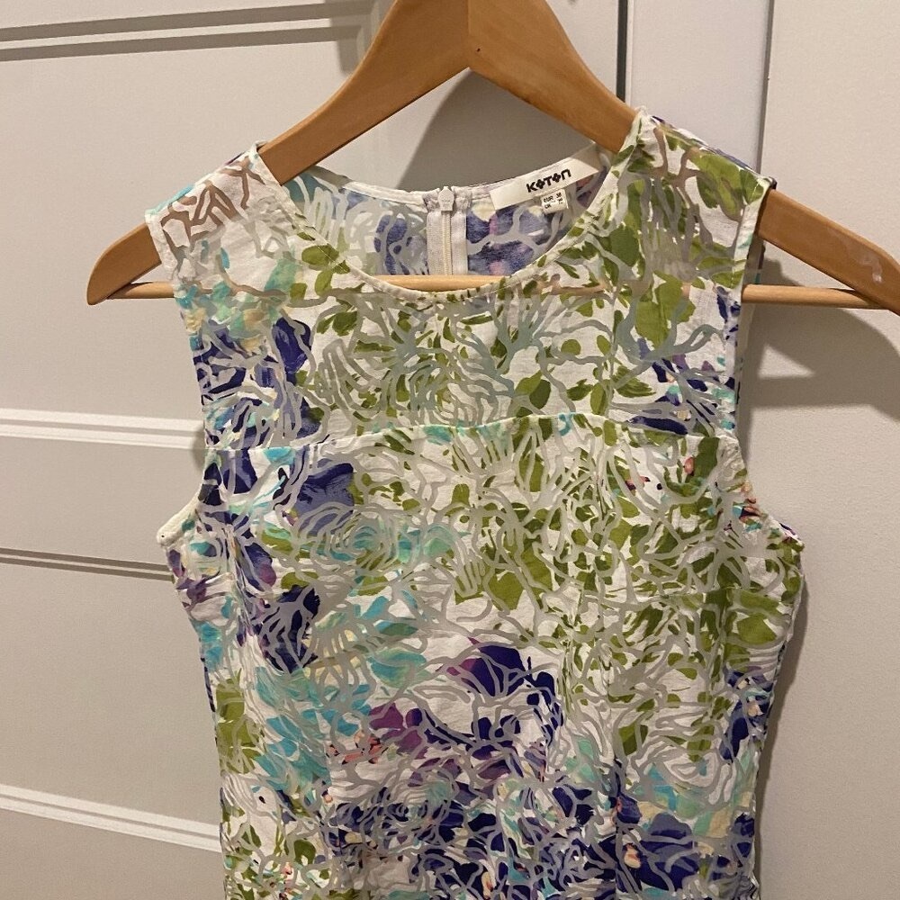 Beautiful Floral Lined Dress - image 1